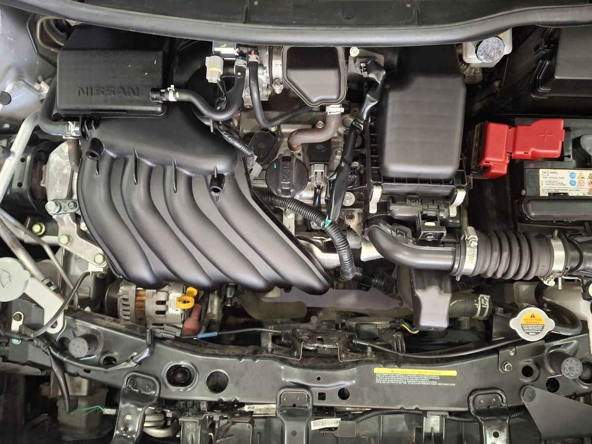 2024 Nissan V-Drive 4p L4/1.6 Man Audio