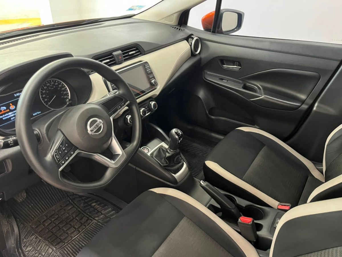 2020 Nissan Versa 4p Advance L4/1.6 Man