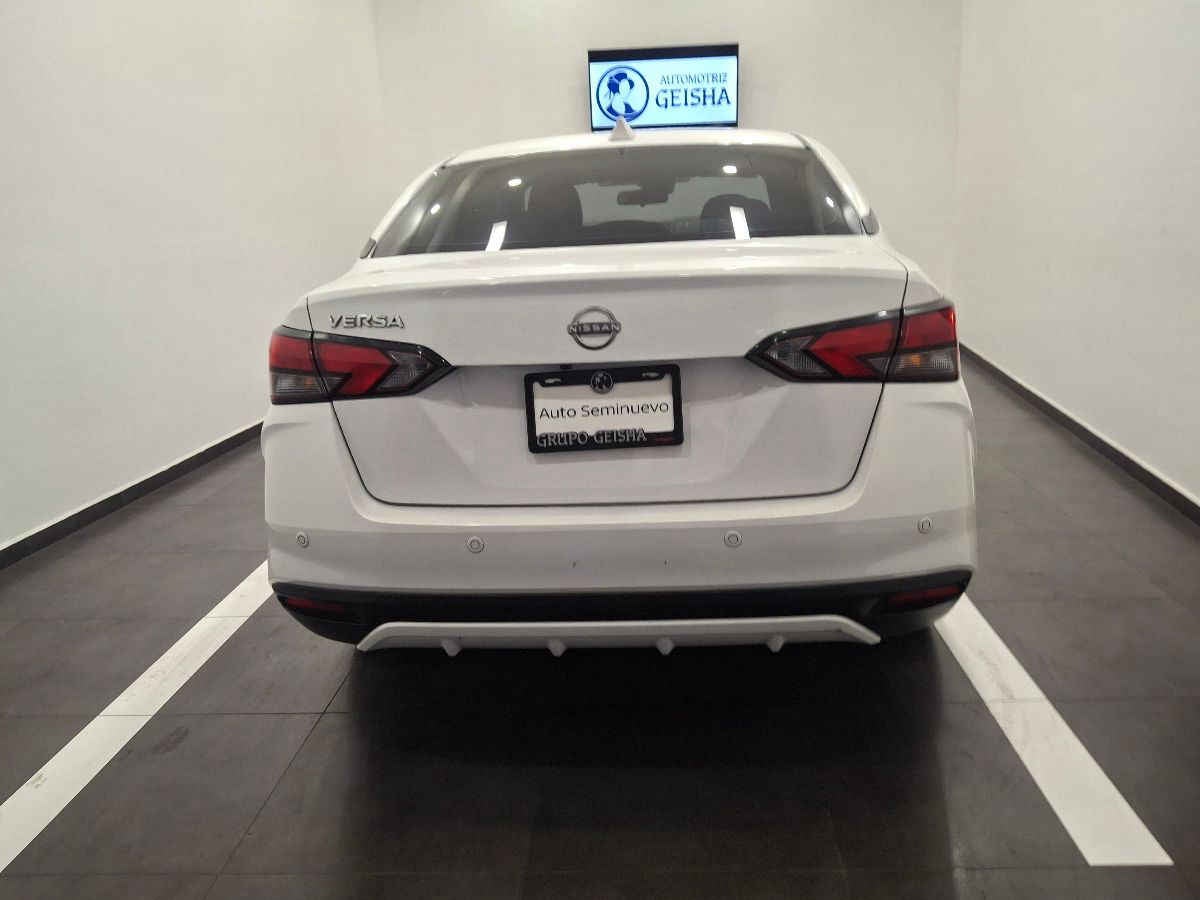 2023 Nissan Versa 4p Advance L4/1.6 Aut