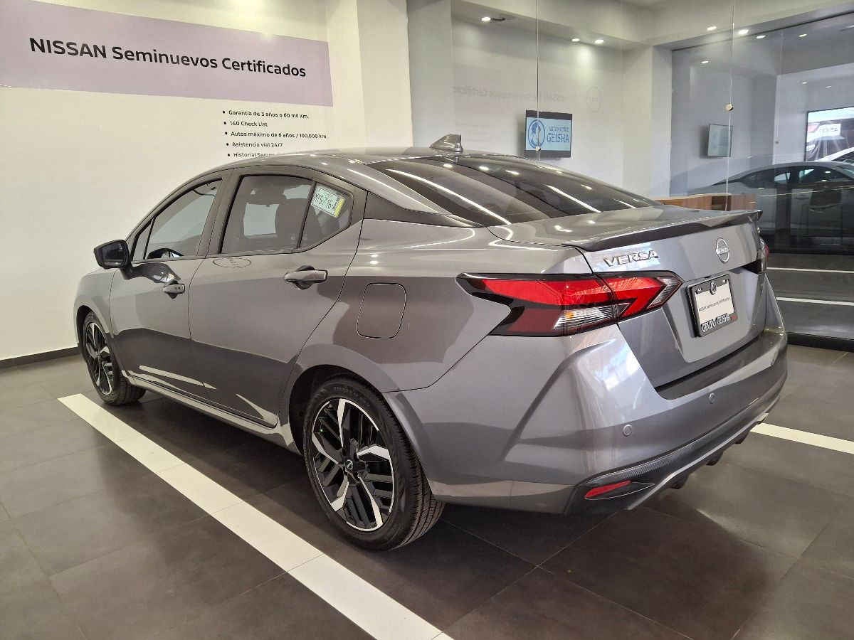 2024 Nissan Versa 4p SR L4/1.6 Aut
