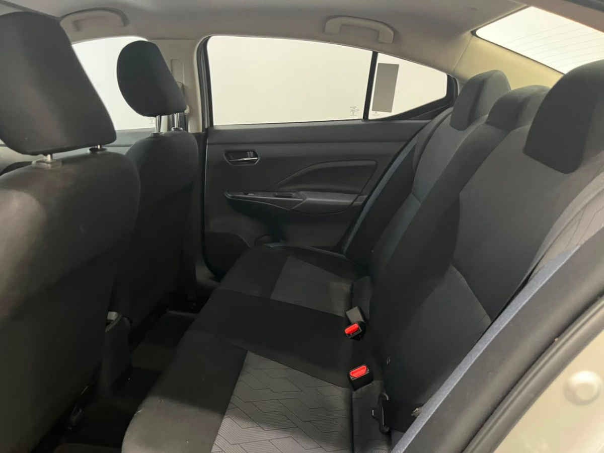 2025 Nissan Versa 4p Advance L4/1.6 Man