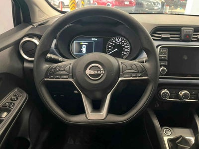 2025 Nissan Versa 4p Advance L4/1.6 Man