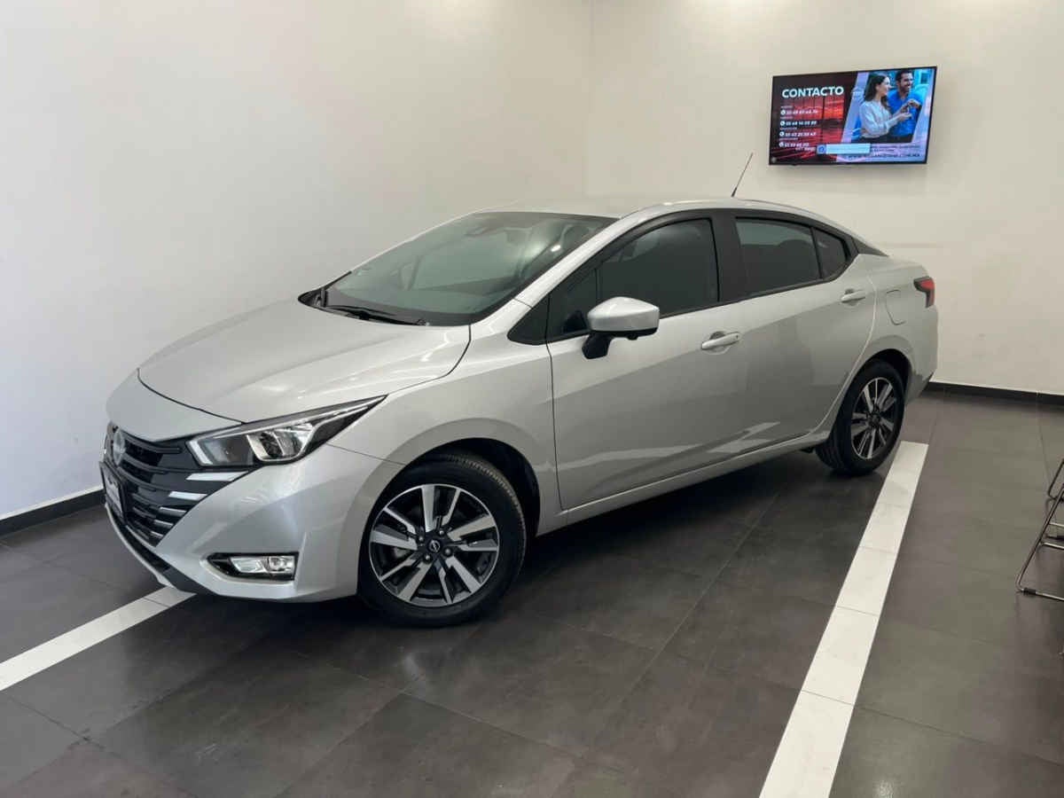 2025 Nissan Versa 4p Advance L4/1.6 Man