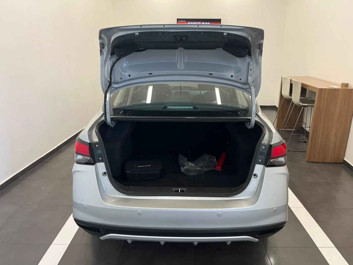 2025 Nissan Versa 4p Advance L4/1.6 Man