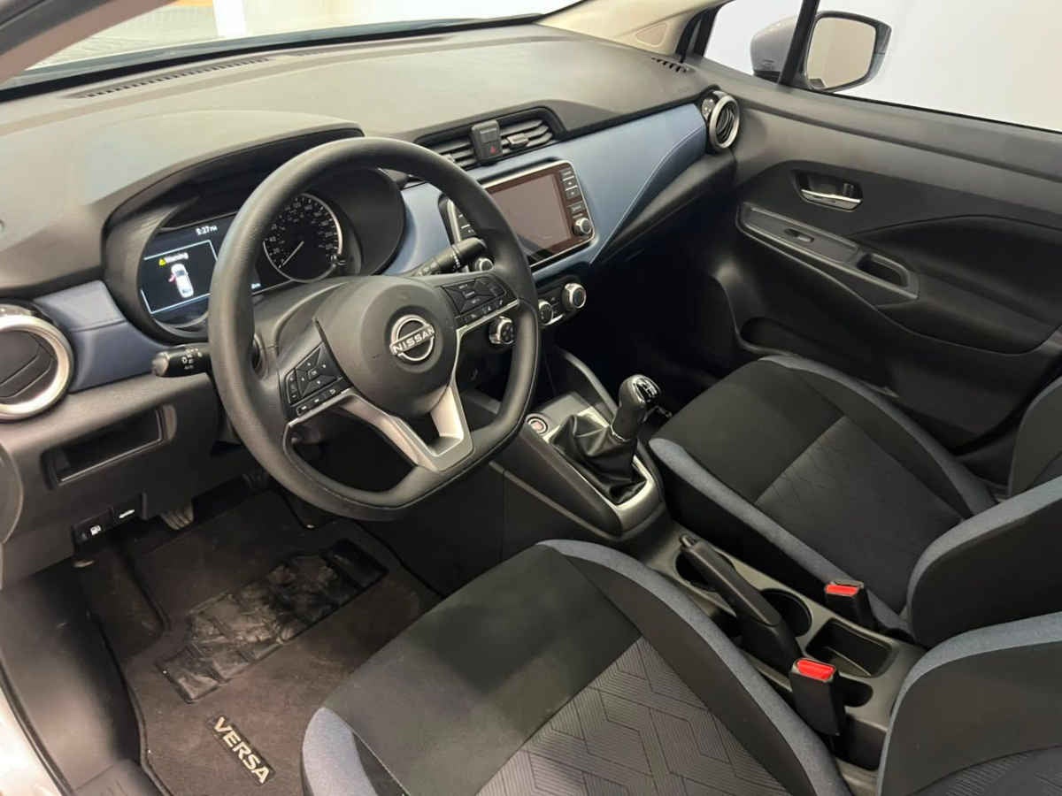 2025 Nissan Versa 4p Advance L4/1.6 Man