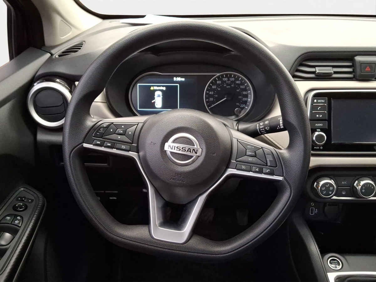 2022 Nissan Versa 4p Advance L4/1.6 Man