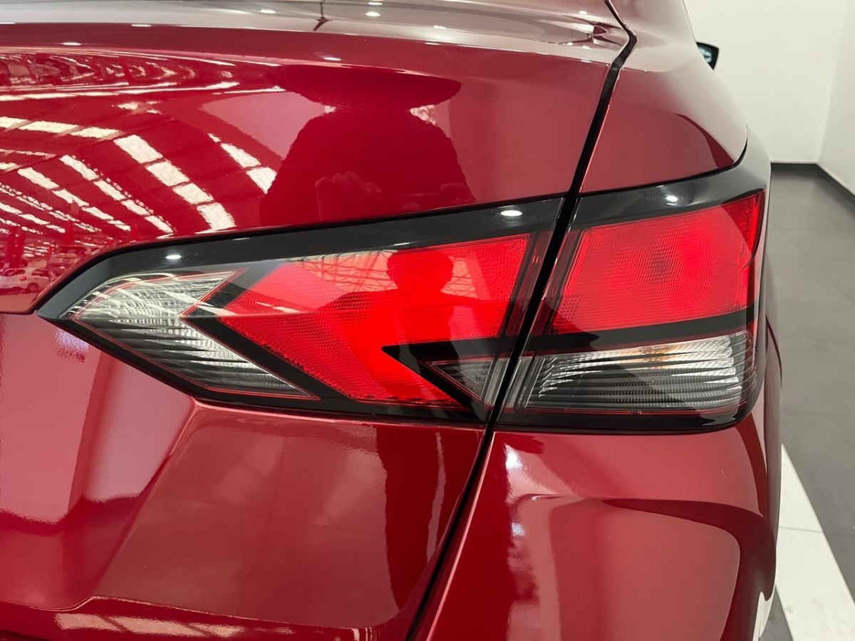 2024 Nissan Versa 4p Sense L4/1.6 Man