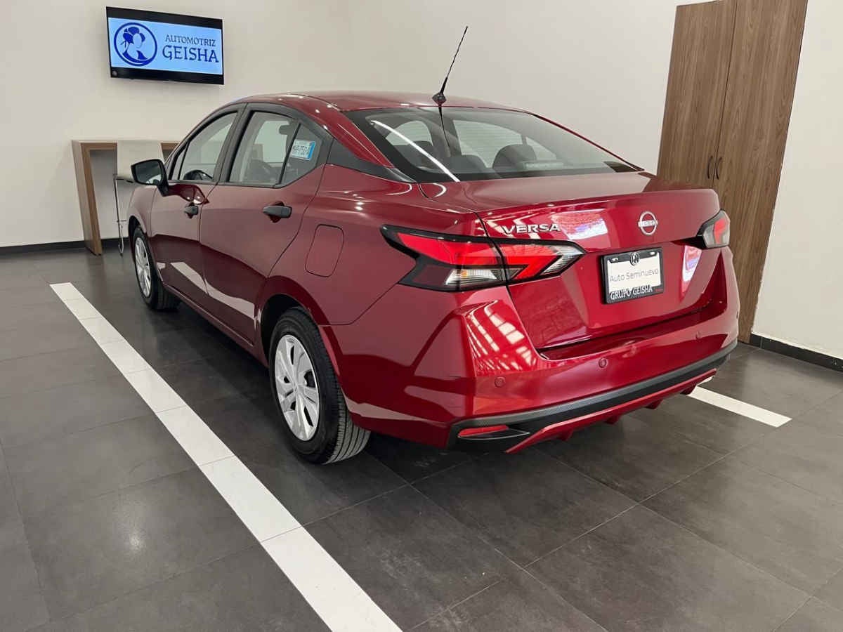 2024 Nissan Versa 4p Sense L4/1.6 Man
