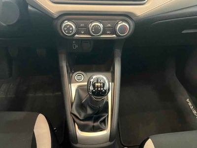 2022 Nissan Versa 4p Advance L4/1.6 Man