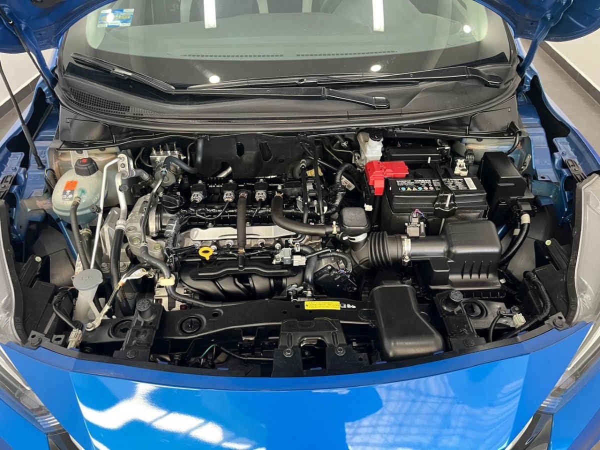 2022 Nissan Versa 4p Advance L4/1.6 Man