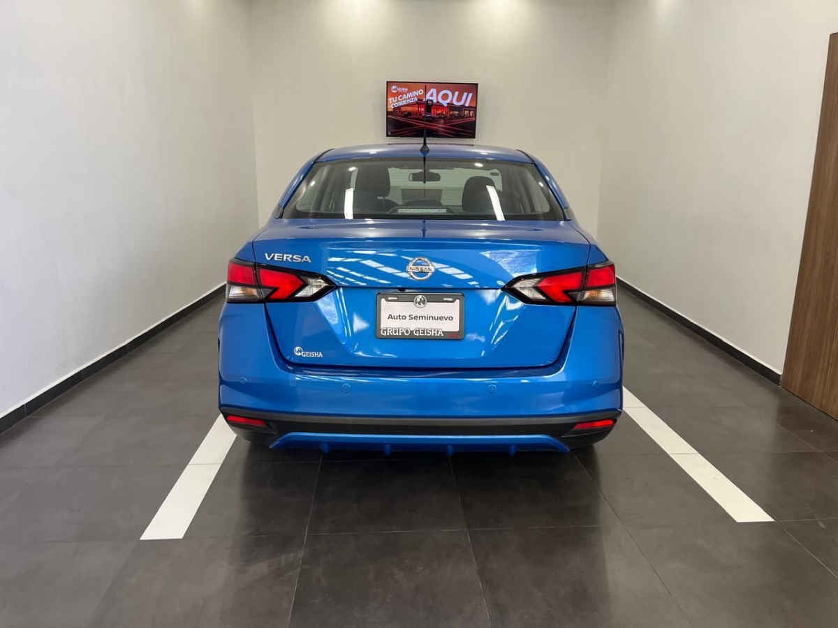 2022 Nissan Versa 4p Advance L4/1.6 Man