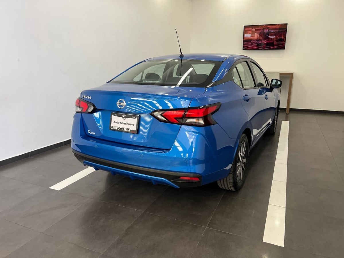 2022 Nissan Versa 4p Advance L4/1.6 Man