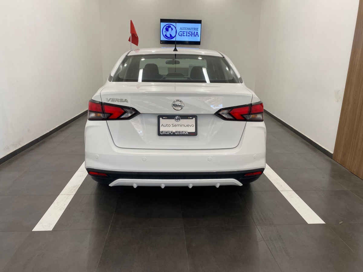 2022 Nissan Versa 4p Sense L4/1.6 Man