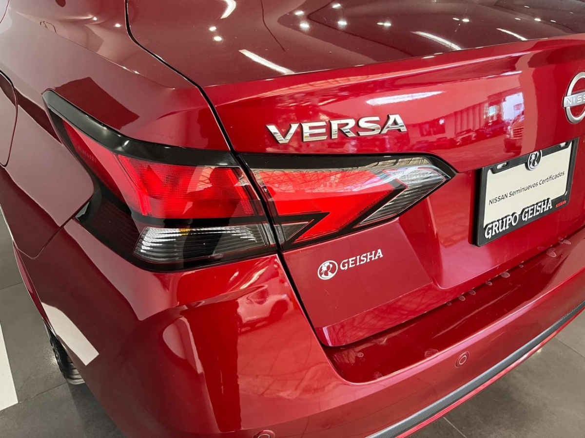 2024 Nissan Versa 4p Advance L4/1.6 Man