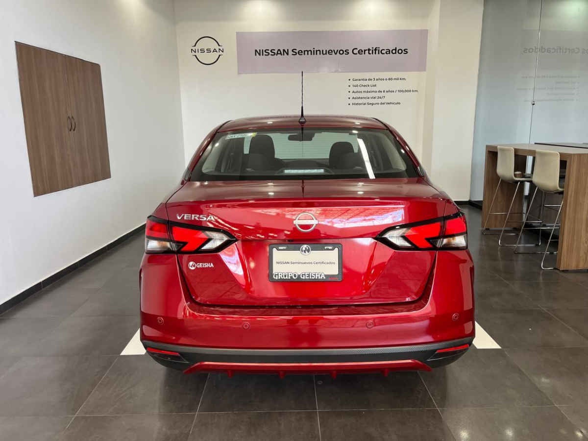 2024 Nissan Versa 4p Advance L4/1.6 Man