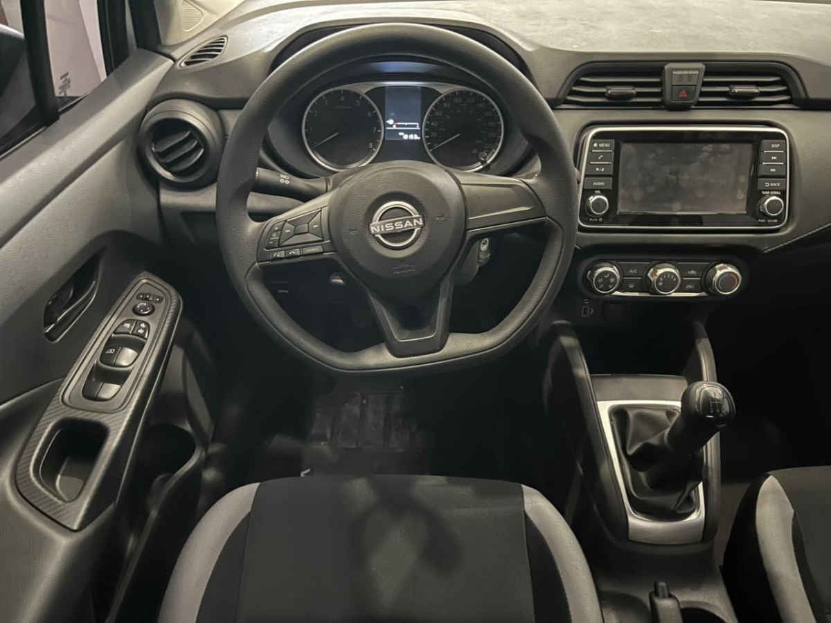 2025 Nissan Versa 4p Sense L4/1.6 Man