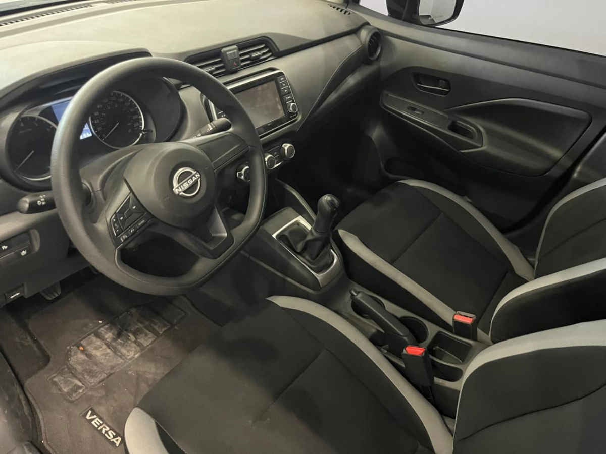 2025 Nissan Versa 4p Sense L4/1.6 Man