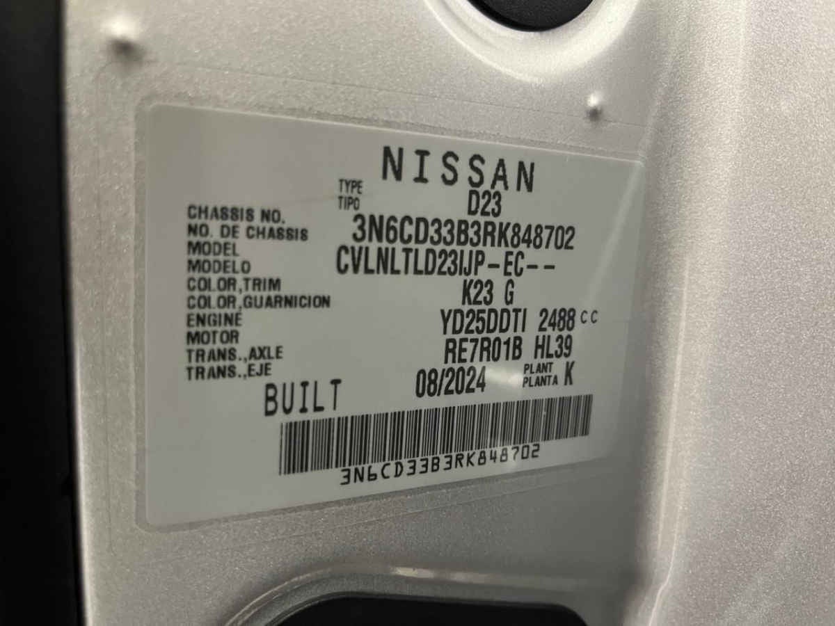 2024 Nissan Frontier 4p Platinum LE Diesel L4/2.5/T 4x4 Aut