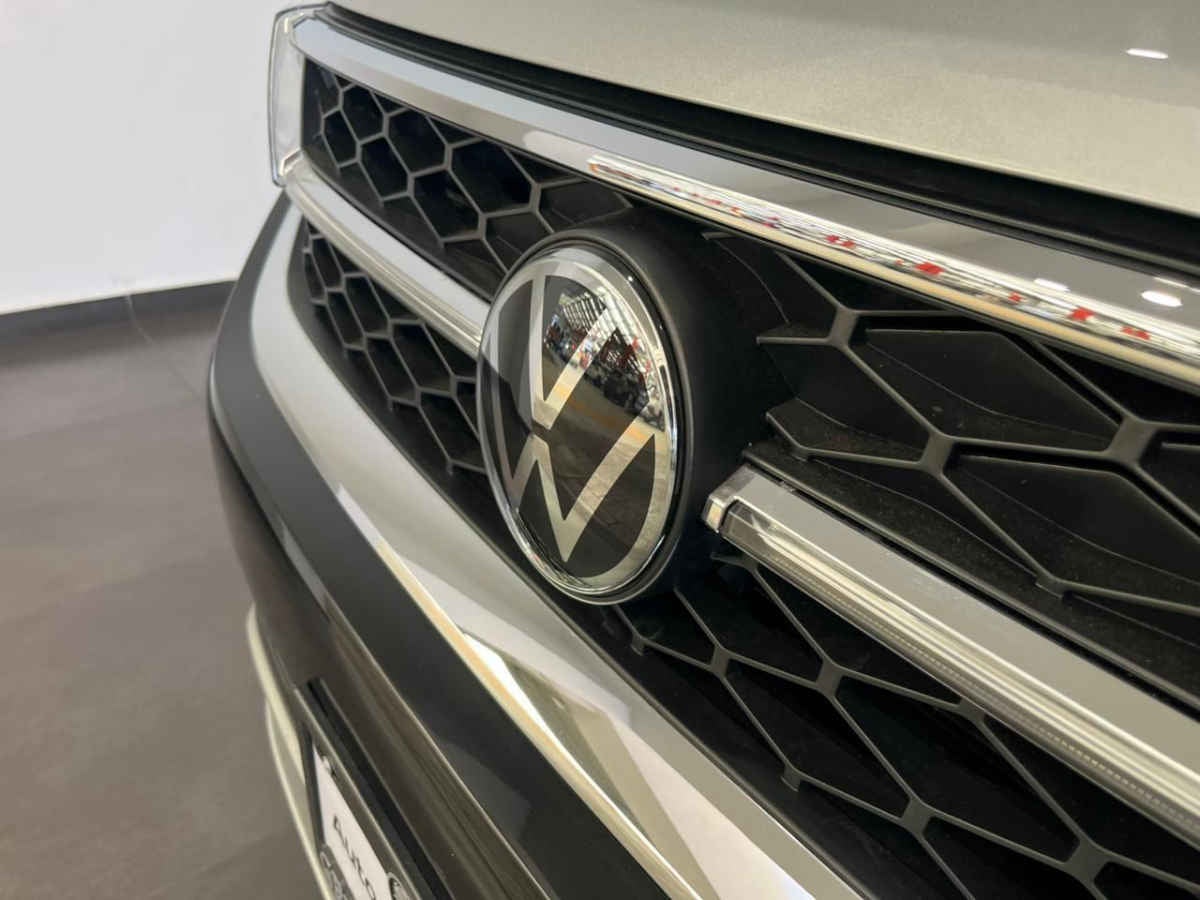 2024 Volkswagen Taos 5p Highline L4/1.4/T Aut