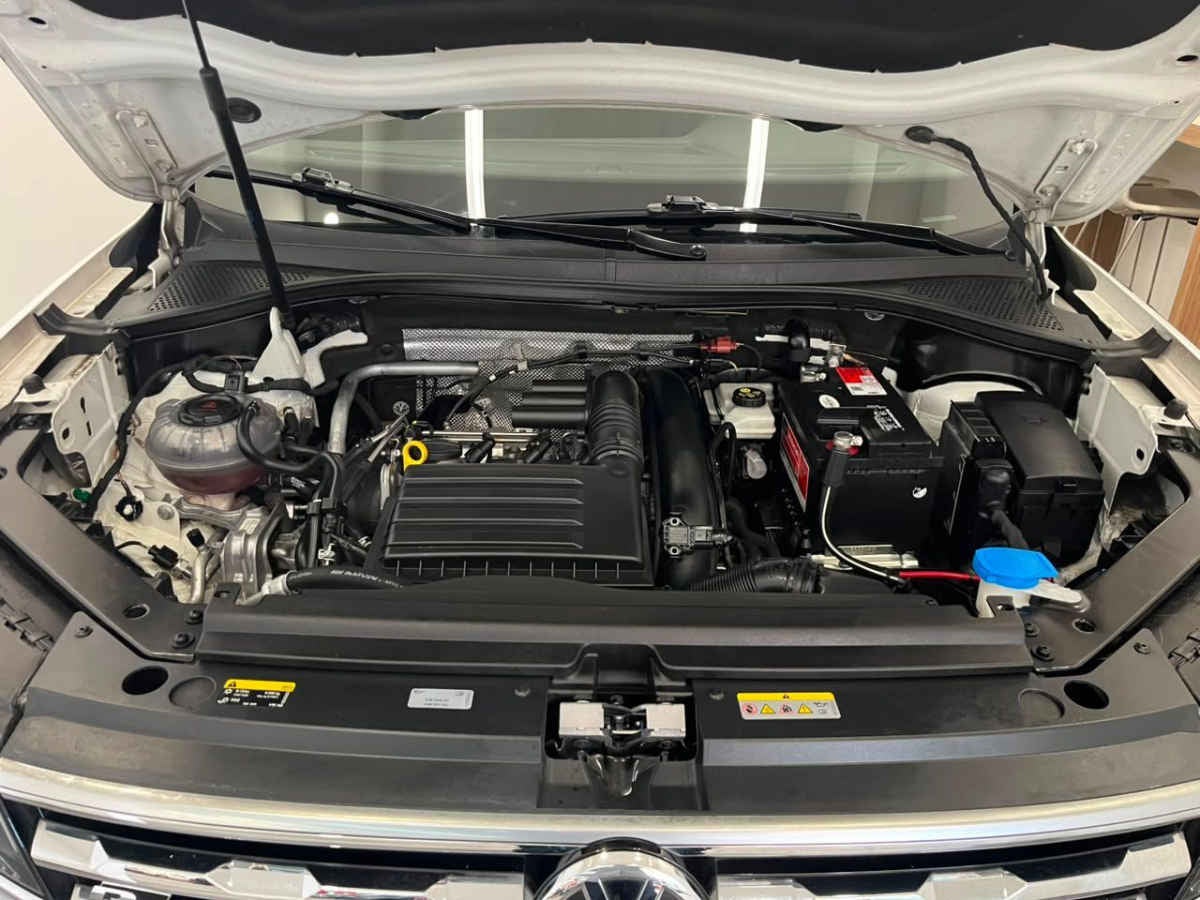 2021 Volkswagen Tiguan 5p Comfortline L4/1.4/T Aut Piel
