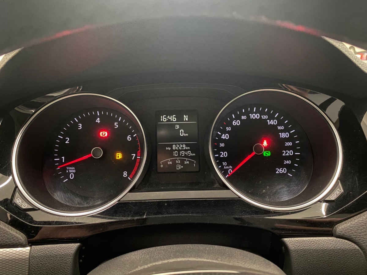 2018 Volkswagen Jetta 4p Sportline L5/2.5 Aut