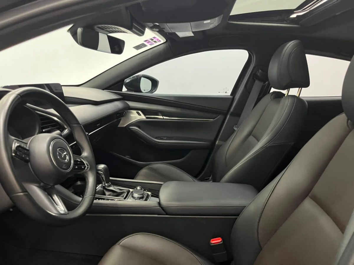 2025 Mazda Mazda 3 5p Hatchback Signature L4/2.5 Aut