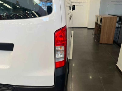 2025 Nissan Urvan 4p Amplia L4/2.5 Man