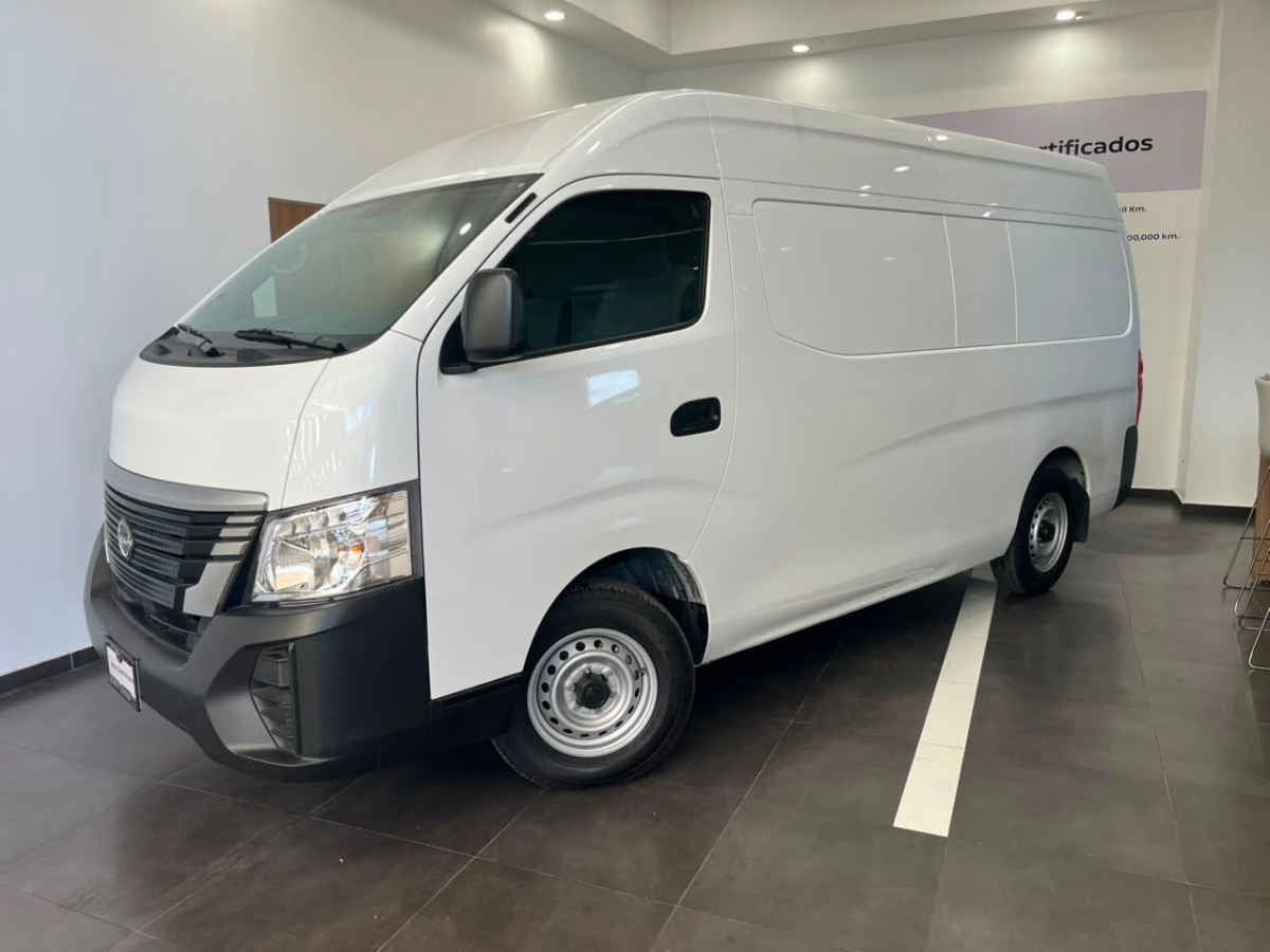 2025 Nissan Urvan 4p Amplia L4/2.5 Man
