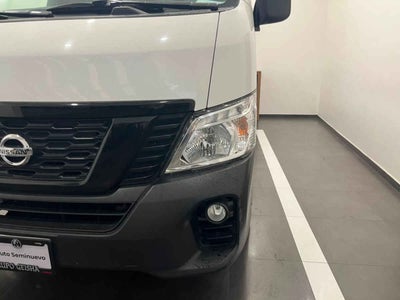 2022 Nissan Urvan 4p Amplia L4/2.5 Man A/A P/Seg
