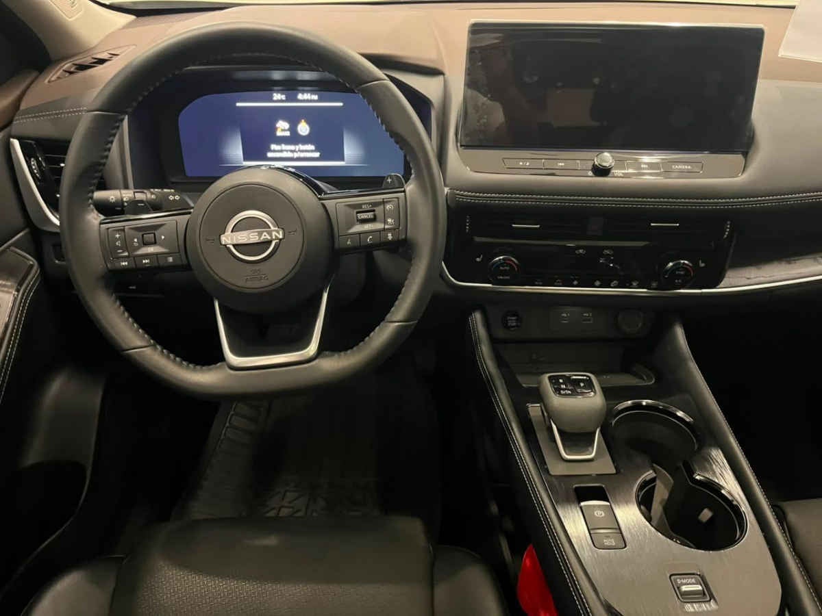 2025 Nissan X-Trail 5p Platinum 2 Row L4/2.5 Aut
