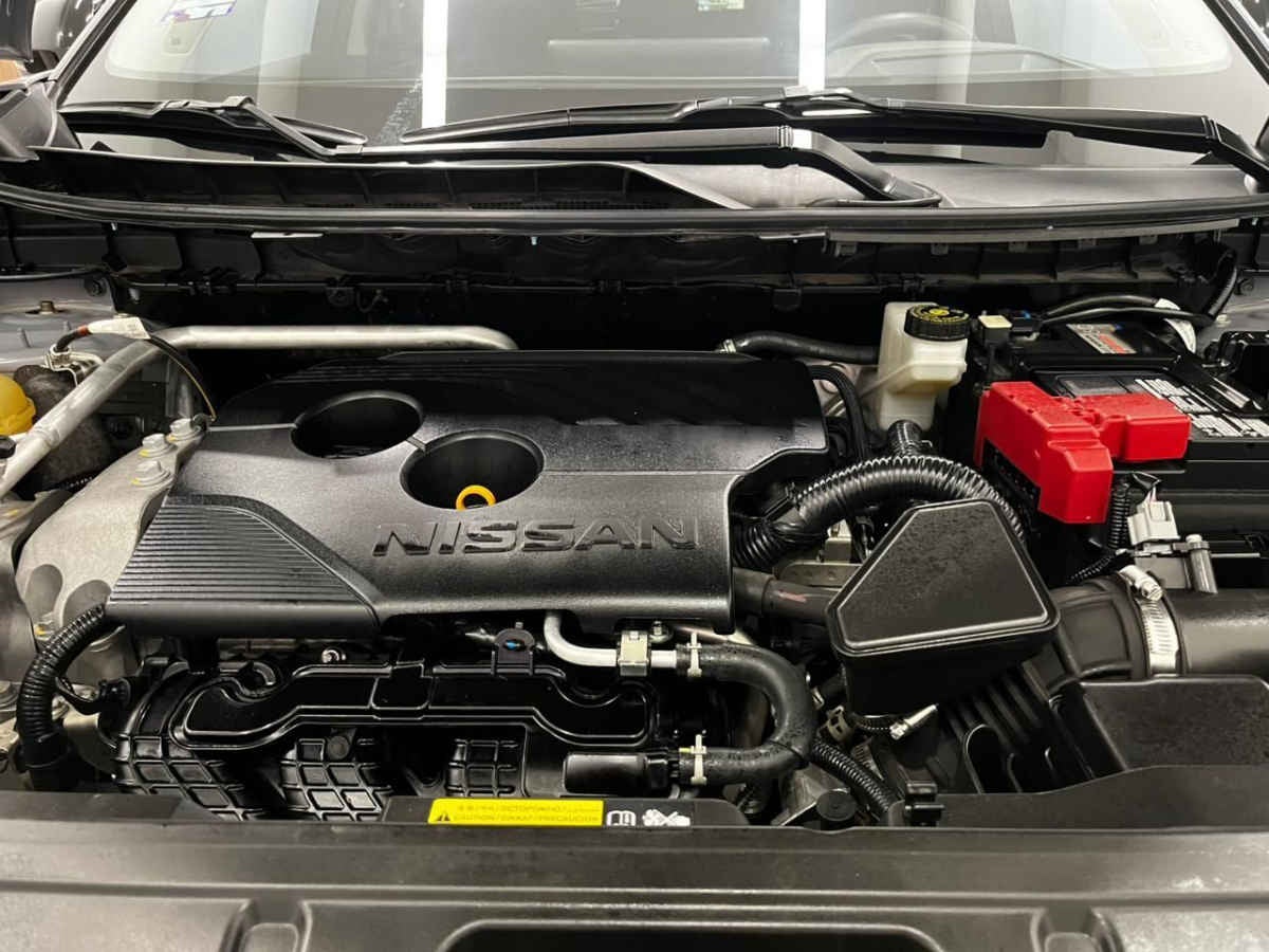 2025 Nissan X-Trail 5p Platinum Plus 2 Row L4/2.5 Aut