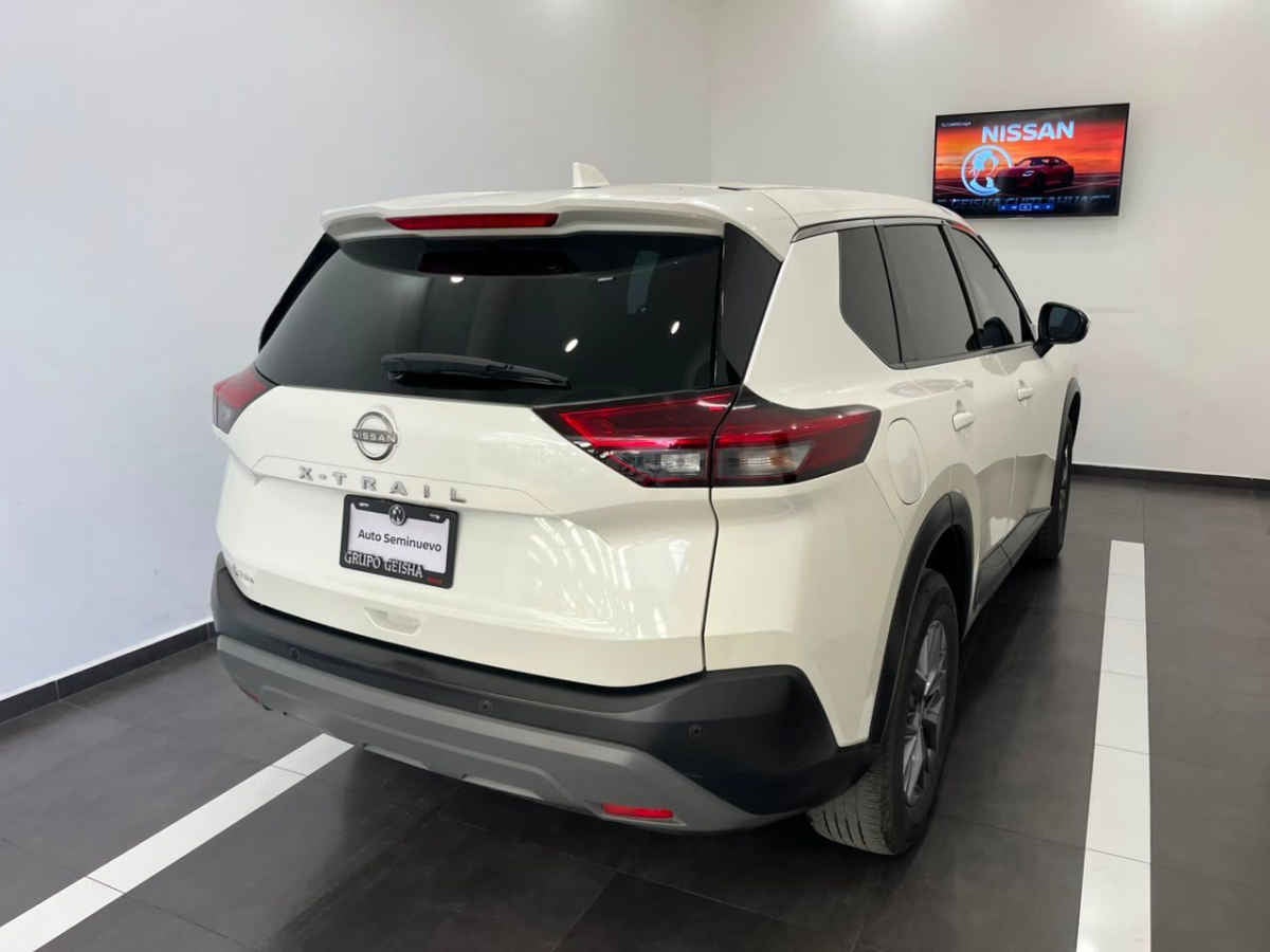 2023 Nissan X-Trail 5p Advance 2 Row L4/2.5 Aut