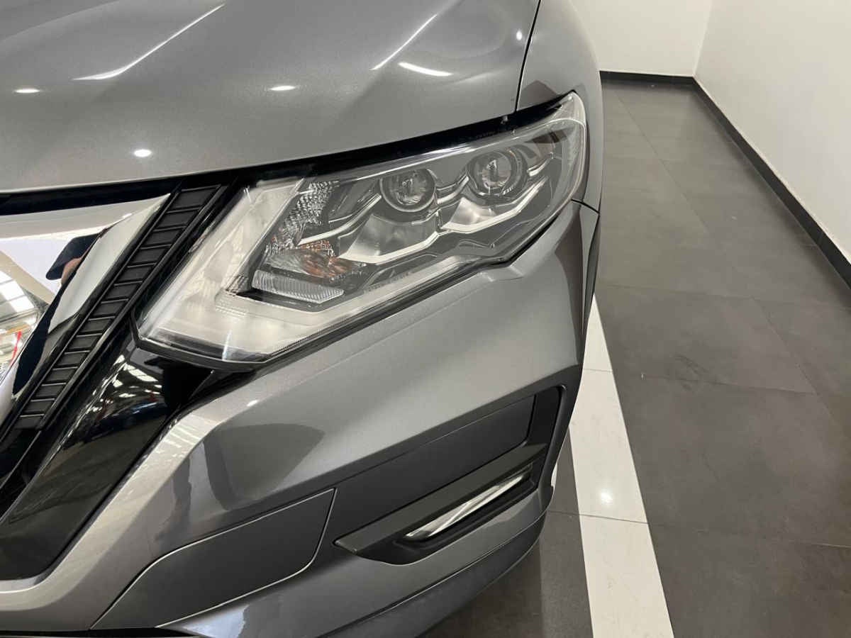 2022 Nissan X-Trail 5p Exclusive 3 L4/2.5 Aut Banca abatible