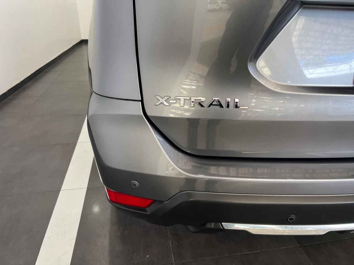 2022 Nissan X-Trail 5p Exclusive 3 L4/2.5 Aut Banca abatible