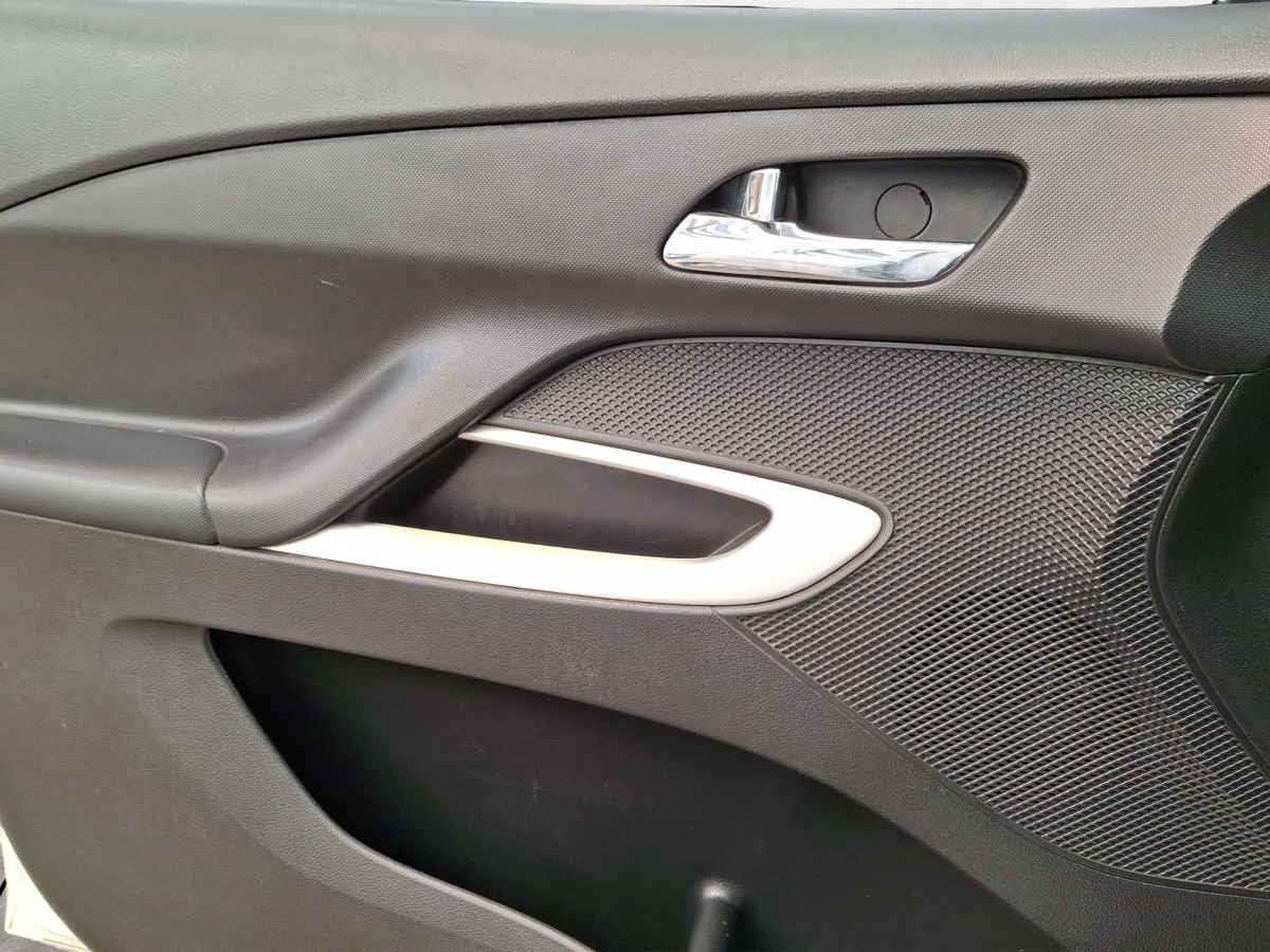 2020 Chevrolet Aveo 4p LT L4/1.5 Man (C)