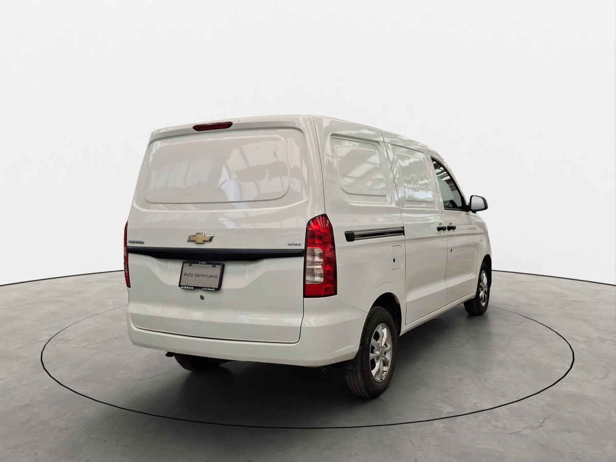 2024 Chevrolet Tornado 5p Van LS L4/1.5 Man