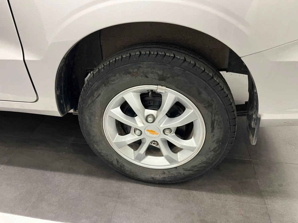 2024 Chevrolet Tornado 5p Van LS L4/1.5 Man