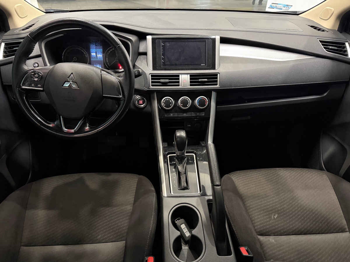 2023 Mitsubishi Xpander 5p GLS L4/1.5 Aut