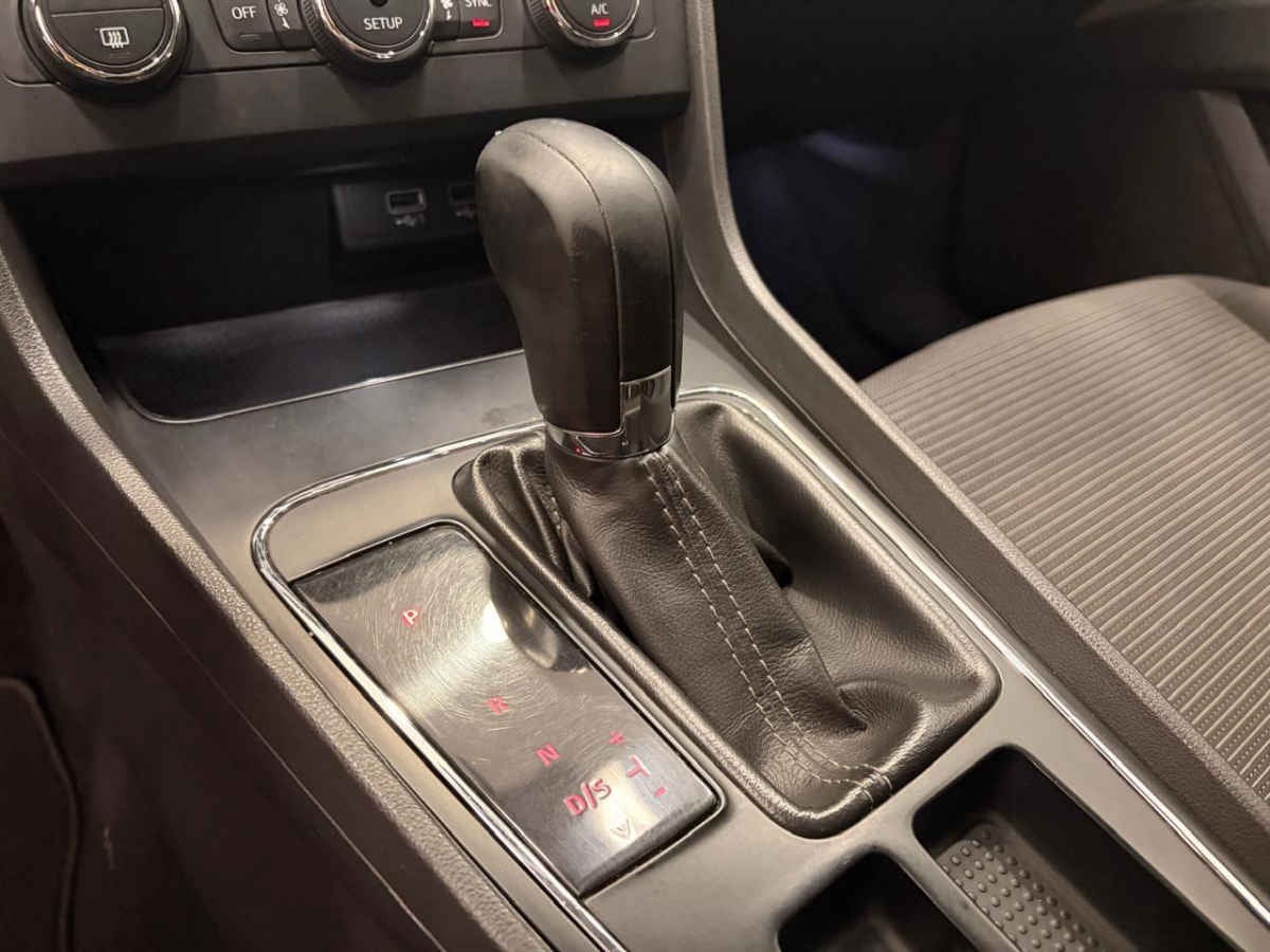 2019 Seat Leon 5p Style ST Full Lead L4/1.4/T Aut