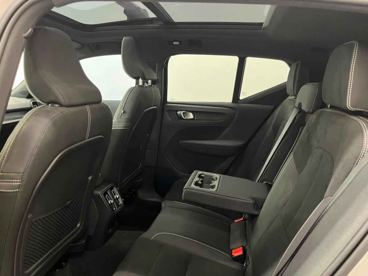 2024 Volvo XC40 5p Recharge Plus P6 EV 69 kWh Aut