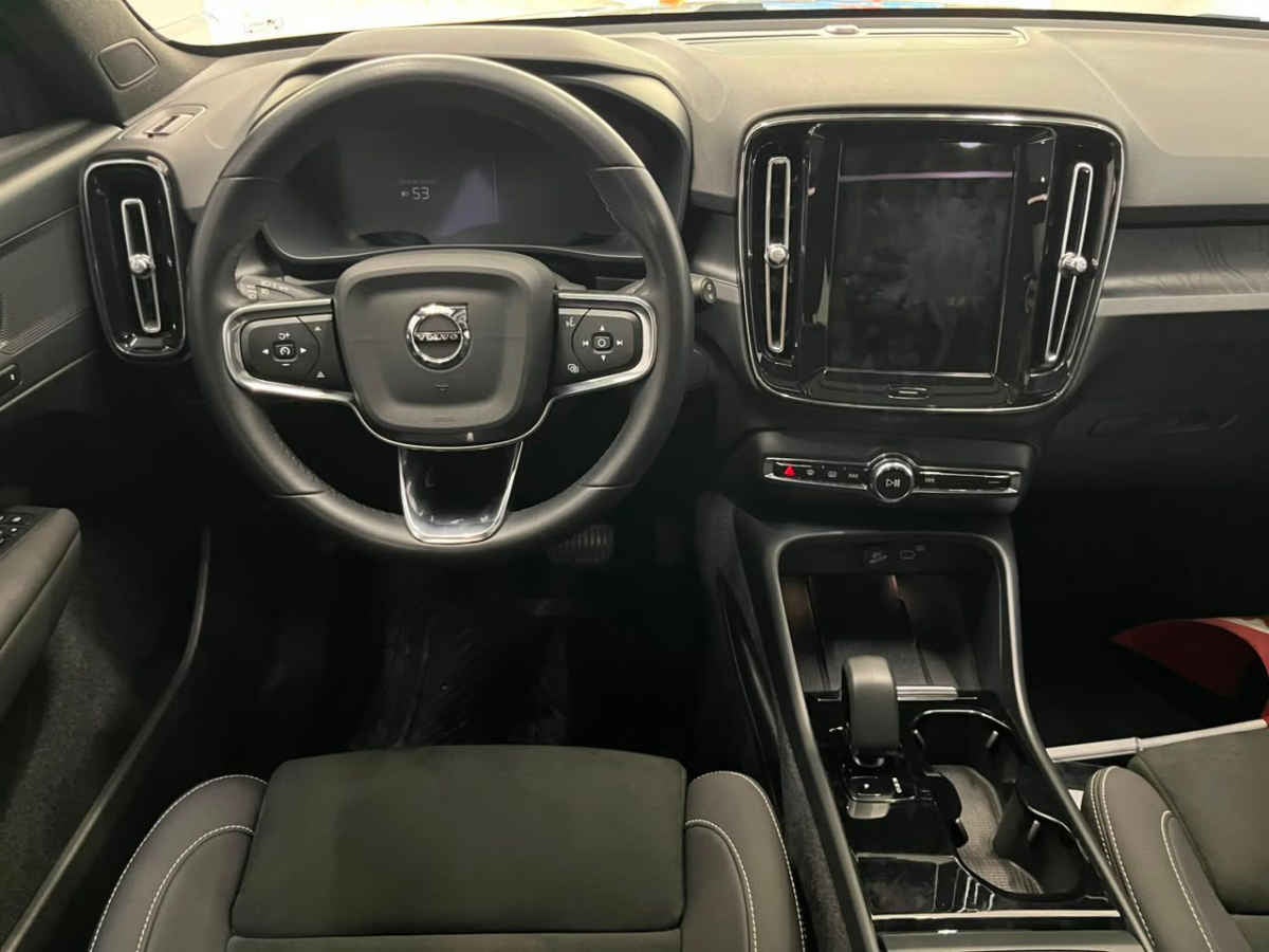 2024 Volvo XC40 5p Recharge Plus P6 EV 69 kWh Aut