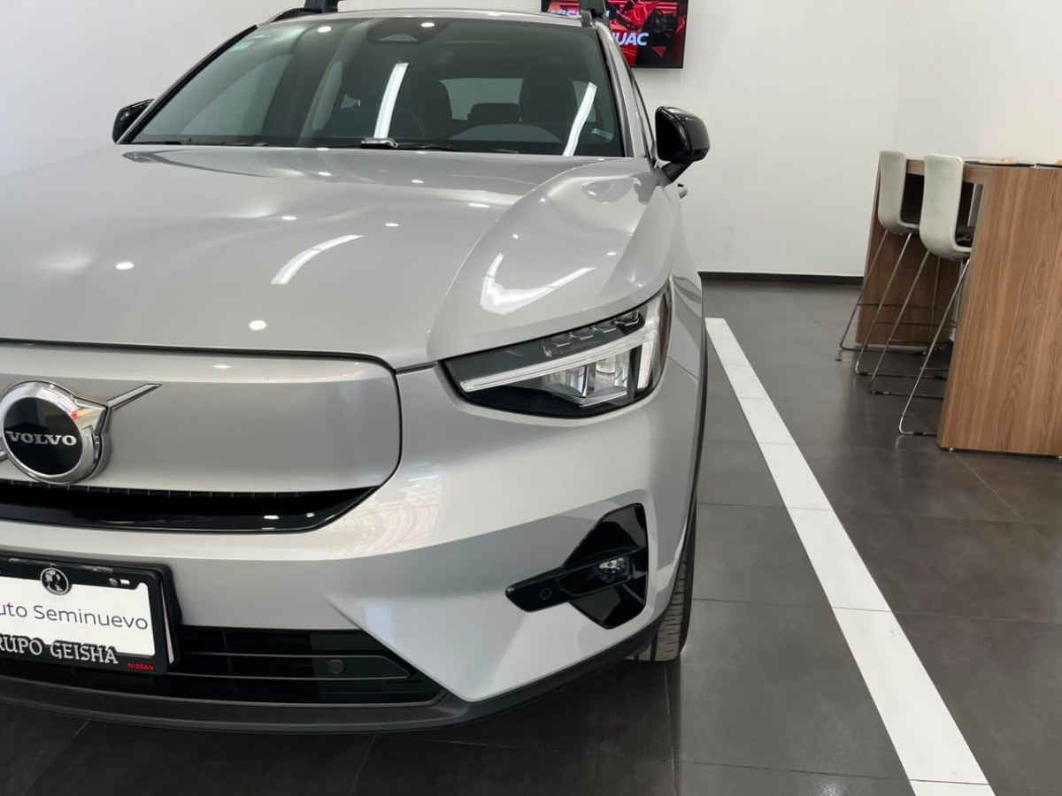 2024 Volvo XC40 5p Recharge Plus P6 EV 69 kWh Aut