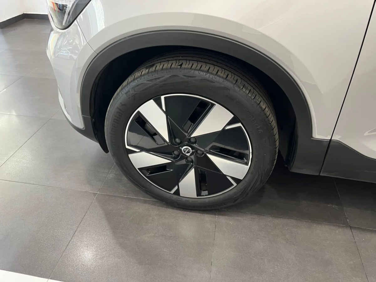 2024 Volvo XC40 5p Recharge Plus P6 EV 69 kWh Aut