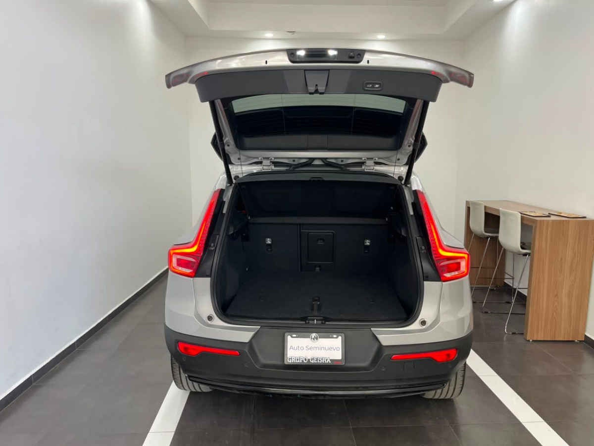 2024 Volvo XC40 5p Recharge Plus P6 EV 69 kWh Aut
