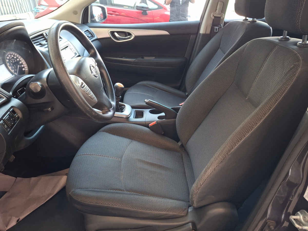 2016 Nissan Sentra 4p Advance L4/1.8 Man