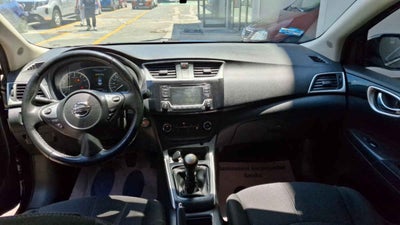 2018 Nissan Sentra 4p Advance L4/1.8 Man
