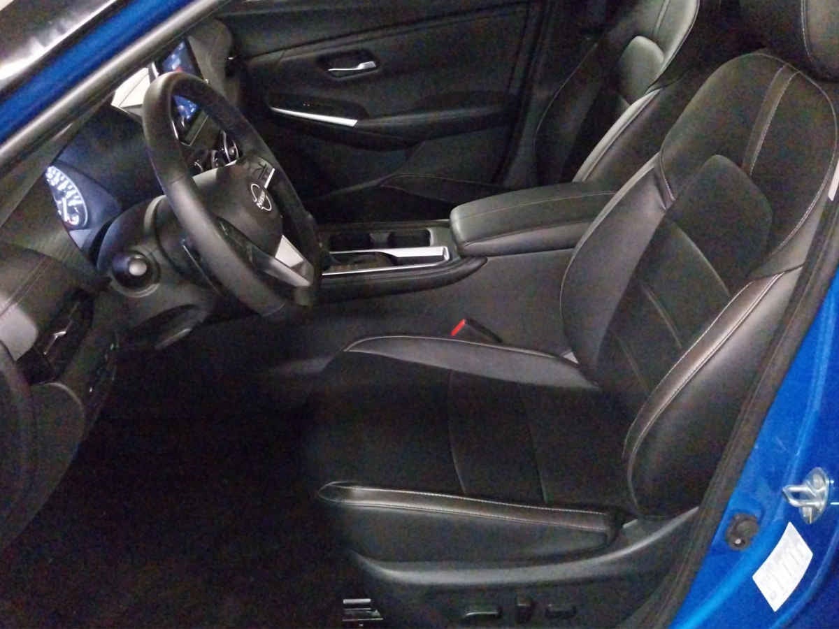 2025 Nissan Sentra 4p SR Platinum Bi-tono L4/2.0 Aut
