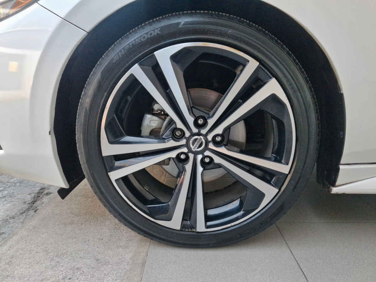 2023 Nissan Sentra 4p SR Platinum L4/2.0 Aut