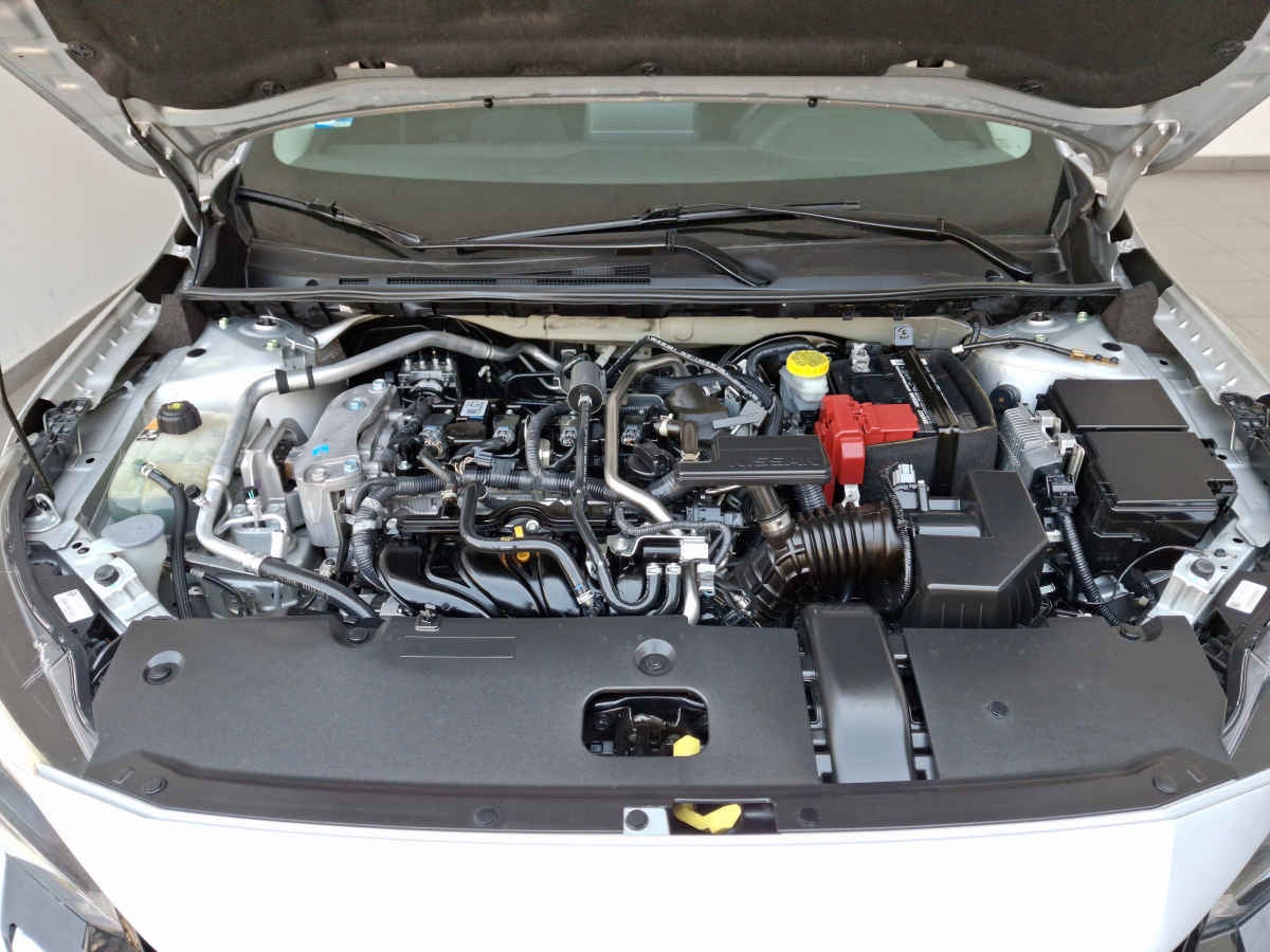 2024 Nissan Sentra 4p Advance L4/2.0 Man