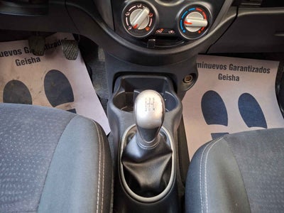 2014 Nissan March 5p Advance L4/1.6 Man
